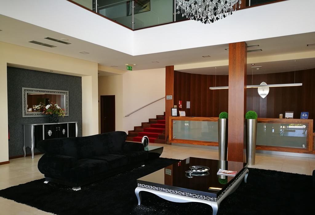 Hotel Do Vale Aguiar da Beira Exteriör bild