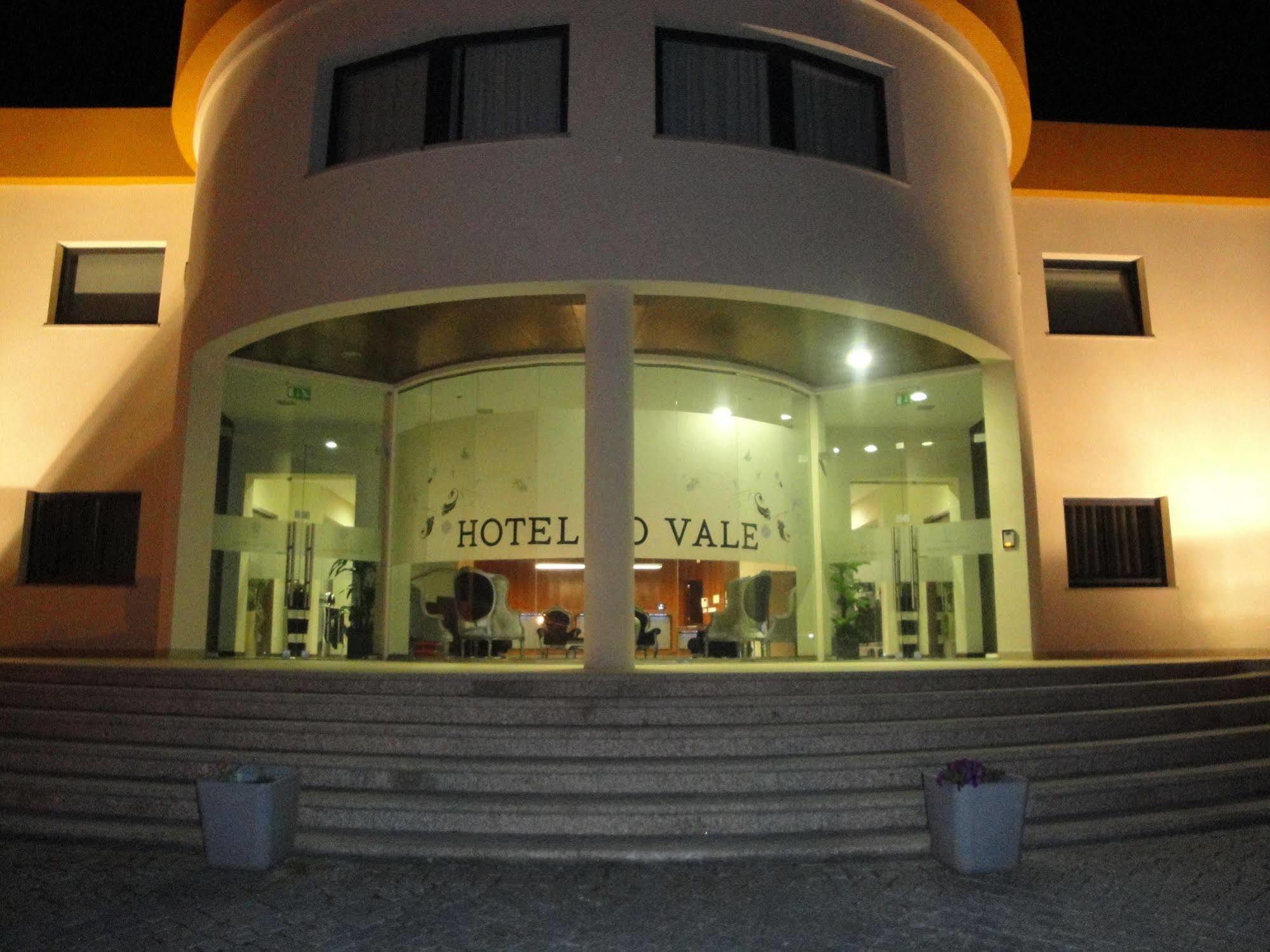 Hotel Do Vale Aguiar da Beira Exteriör bild