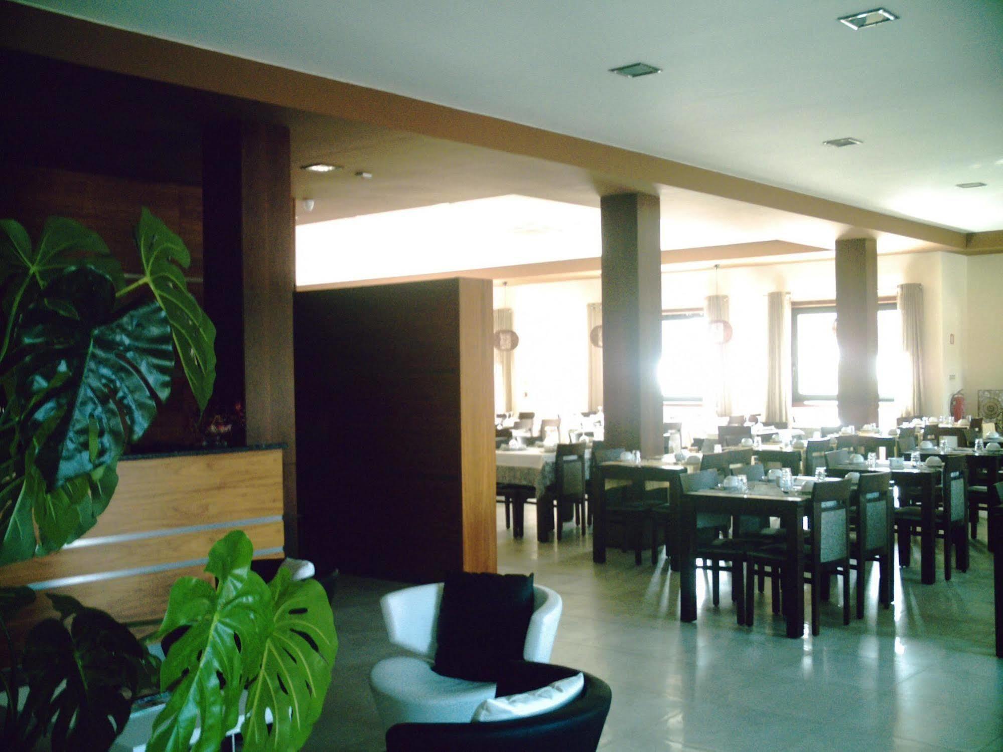 Hotel Do Vale Aguiar da Beira Exteriör bild